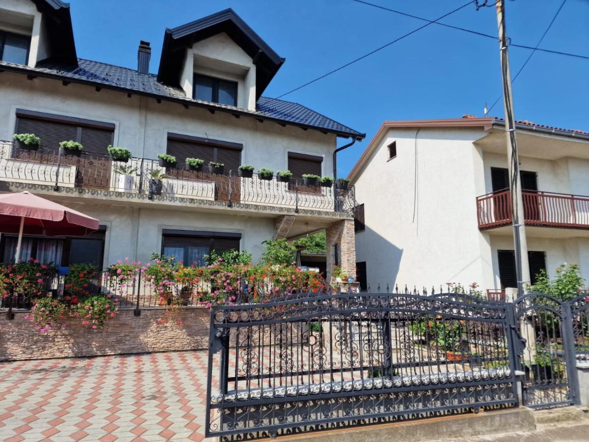 Villa Jankovic Modrica Buitenkant foto